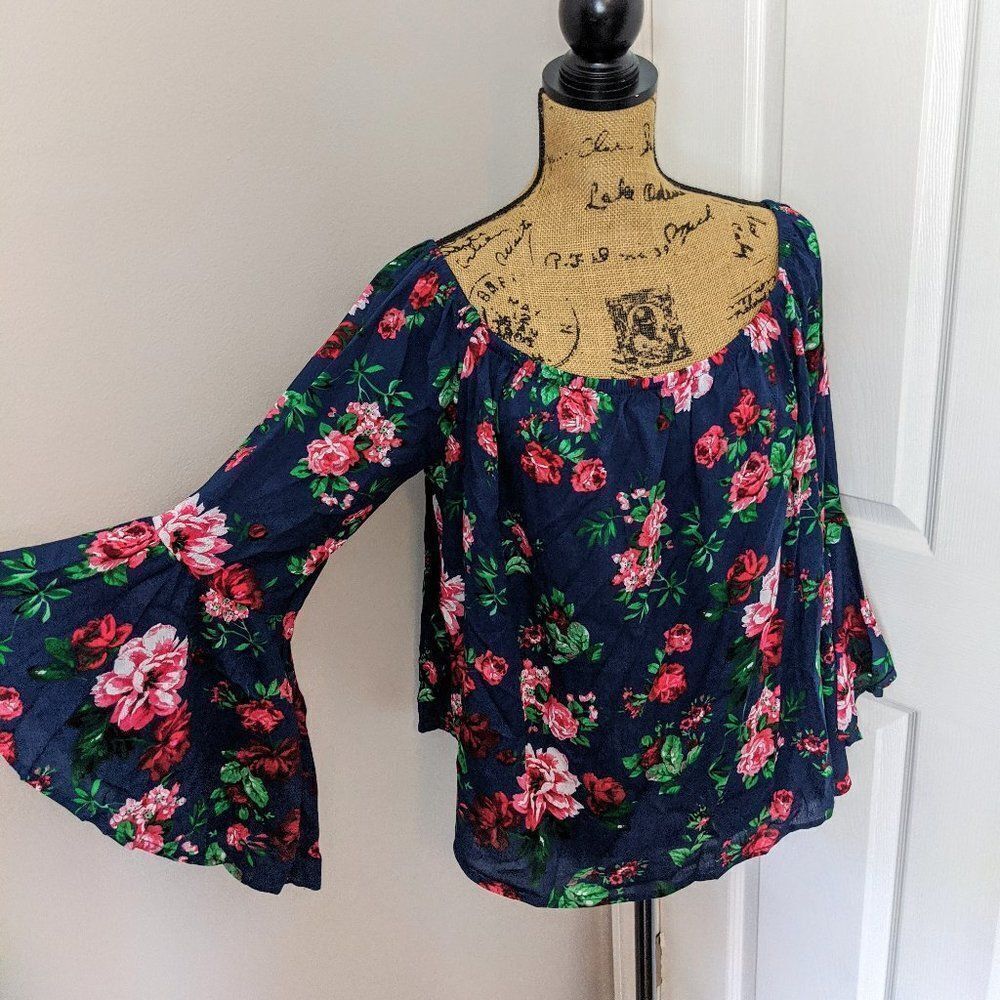 Floral off the shoulder bell sleeve top